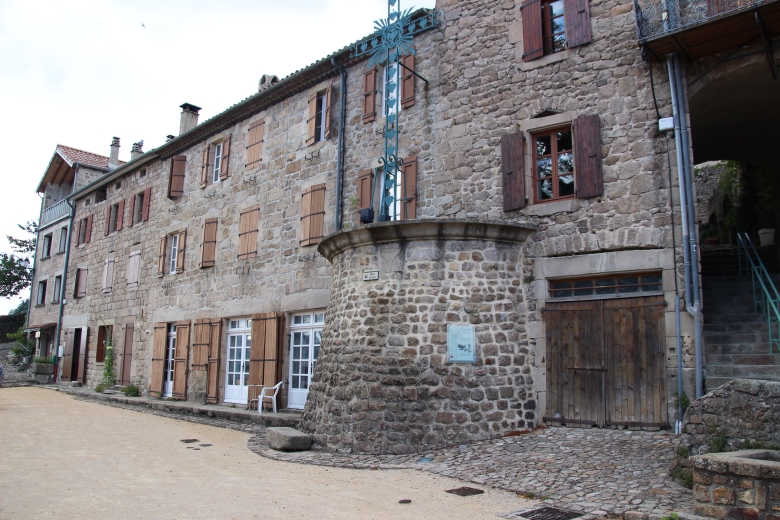 Place du Valla - Chalencon - Ardeche-actu - 2016