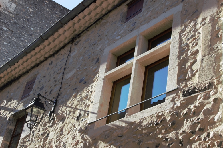 Fenêtre à meneaux - Rochemaure - Ardeche-actu - 2016
